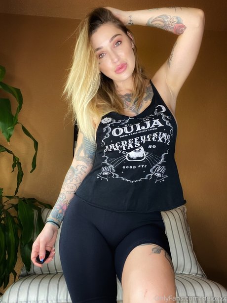 Kleio Valentien