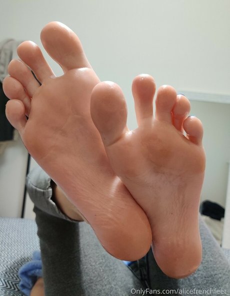 Alicefrenchfeet