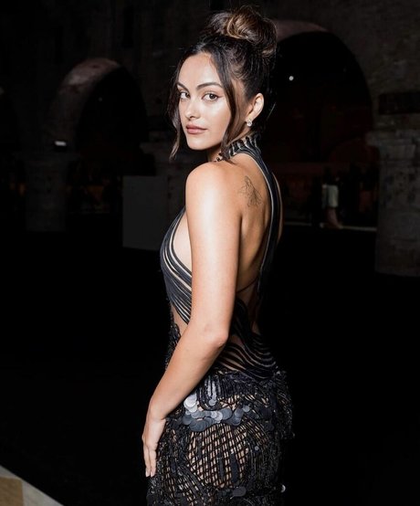 Camila Mendes