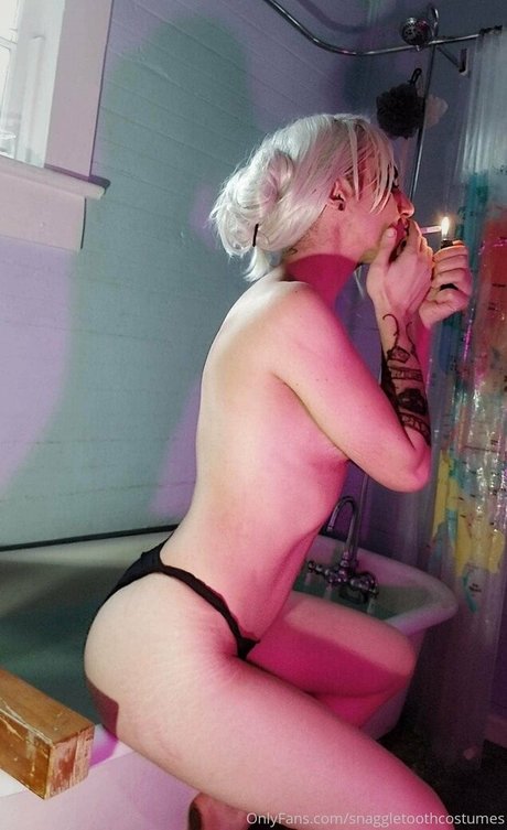 Snaggletoothcostumes