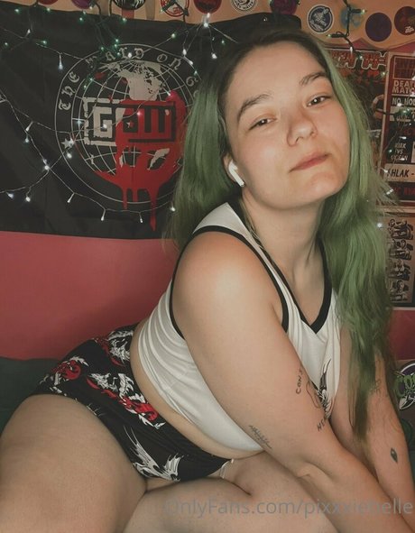 Pixxxiebelle