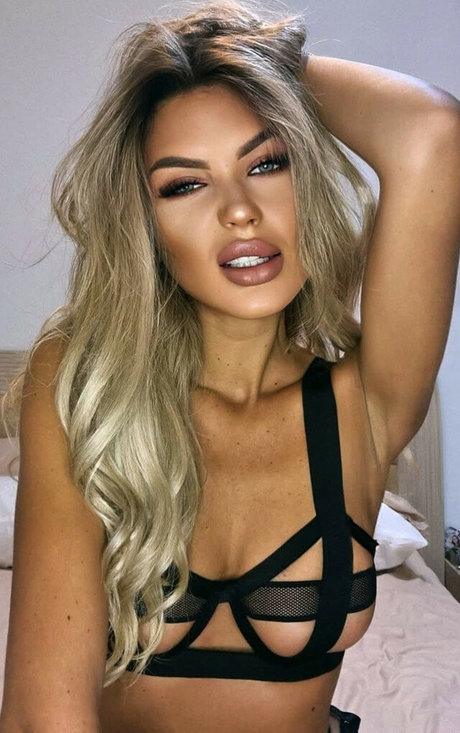 Nacktes geleaktes OnlyFans-Foto von Andreea Diaconud