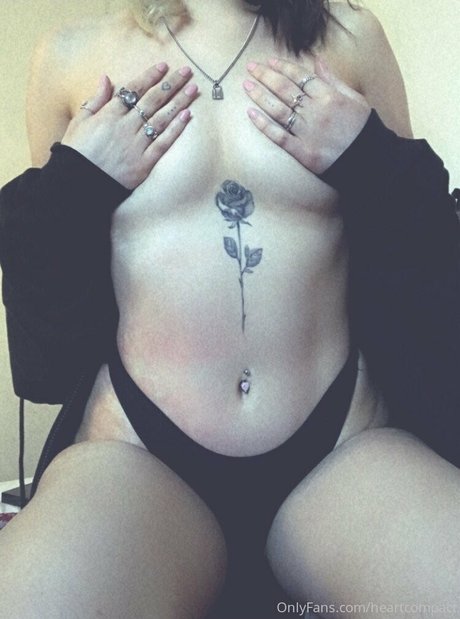 Nacktes geleaktes OnlyFans-Foto von Heartcompact