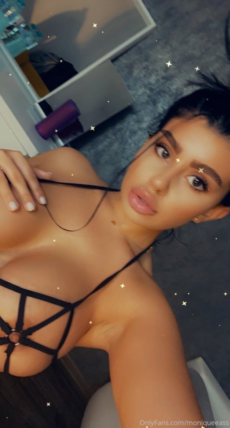 Moniquee Ass