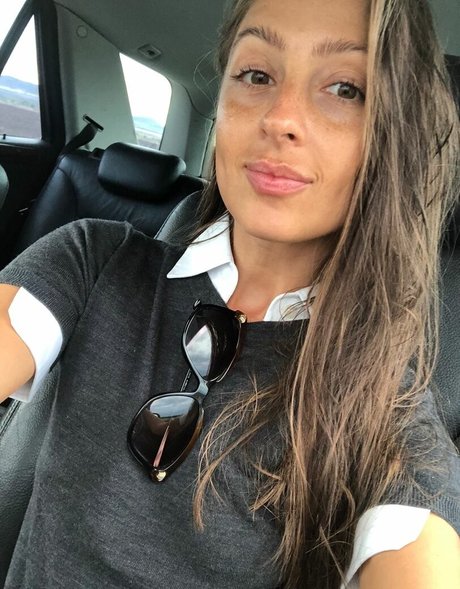 Elizabeth Sentbyeros