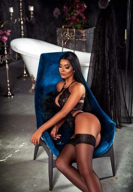 Nacktes geleaktes OnlyFans-Foto von Annie Smile