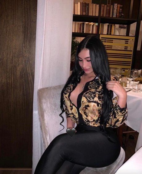 Colombiana Bombshell Mel