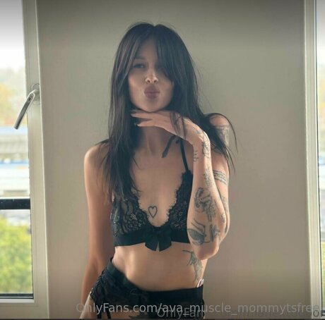 Ava Muscle Mommytsfree