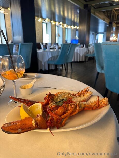 Nacktes geleaktes OnlyFans-Foto von Riveraemmaa