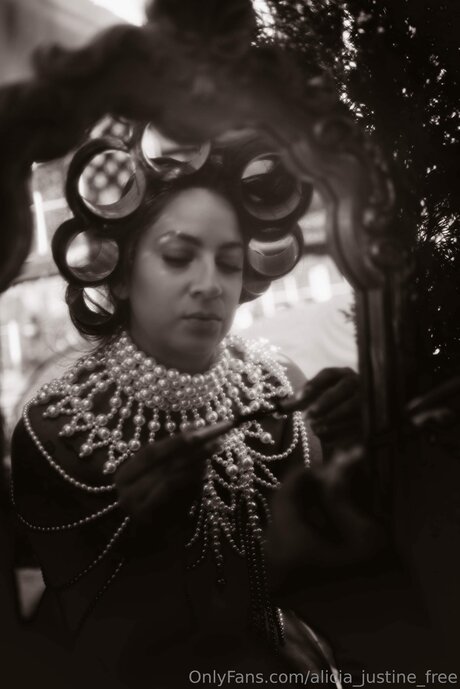 Alicia Justine Free
