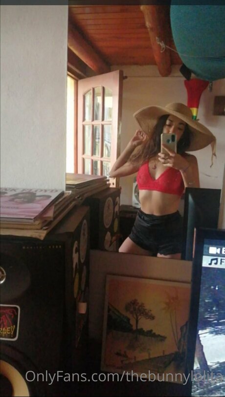 Sexybunnylola