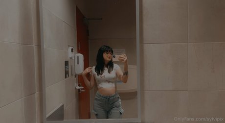 Sylvipix Young Goth Milf