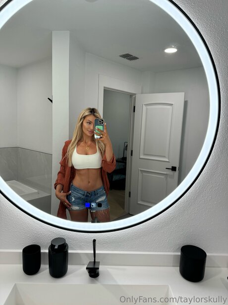 Nacktes geleaktes OnlyFans-Foto von Taylorskully