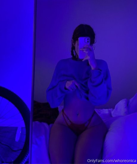 Whoreonica