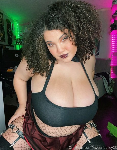 Kweenbailey23