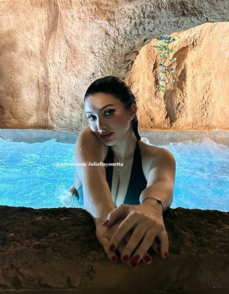Julia Bayonetta