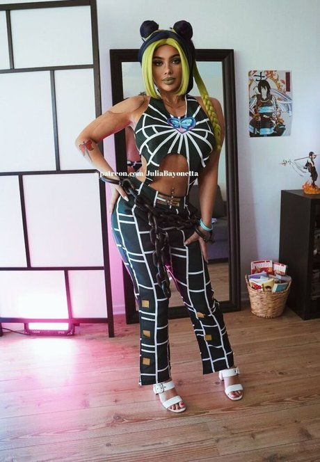 Julia Bayonetta