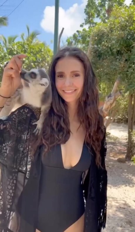 Nina Dobrev