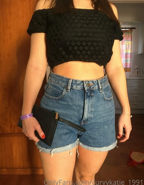 Curvykatie1991