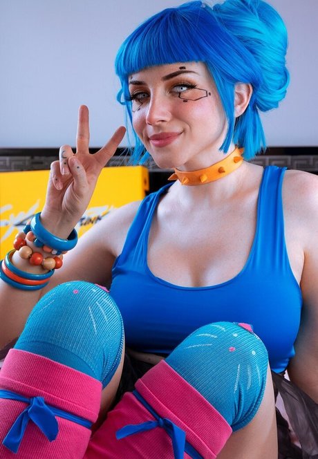 Ezy Summers Cosplay
