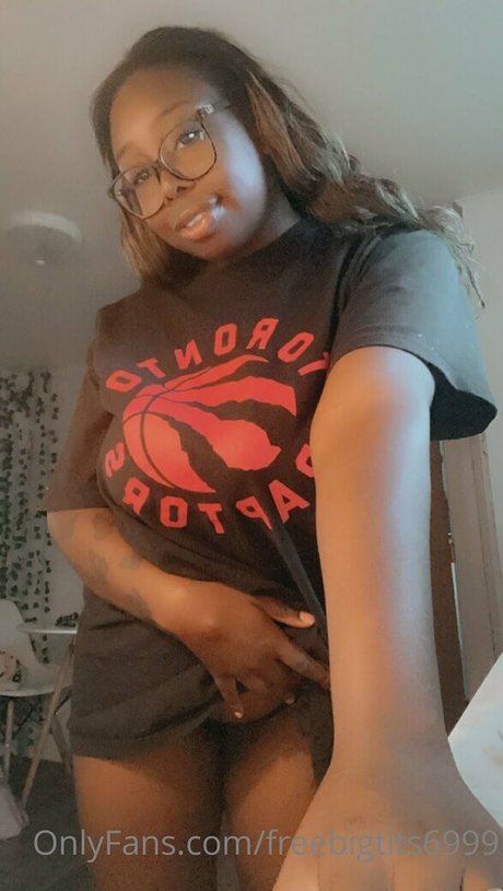 Freebigtits6999