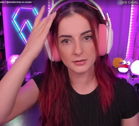 Anniefuchsia