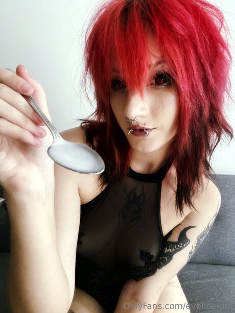 Nacktes geleaktes OnlyFans-Foto von Evelinelore