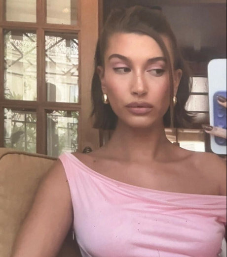 Hailey Baldwin Bieber