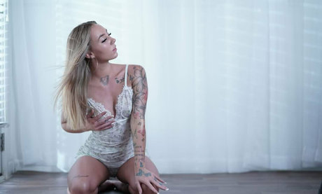 Nacktes geleaktes OnlyFans-Foto von Sarahnell