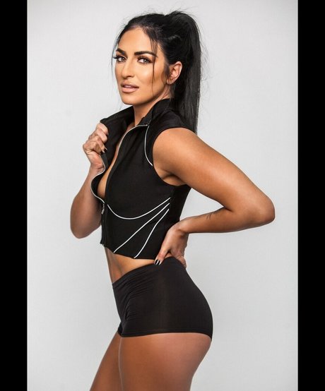 Sonya Deville
