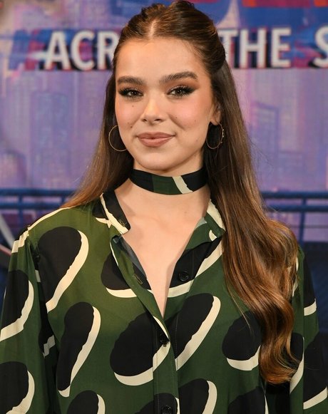 Hailee Steinfeld