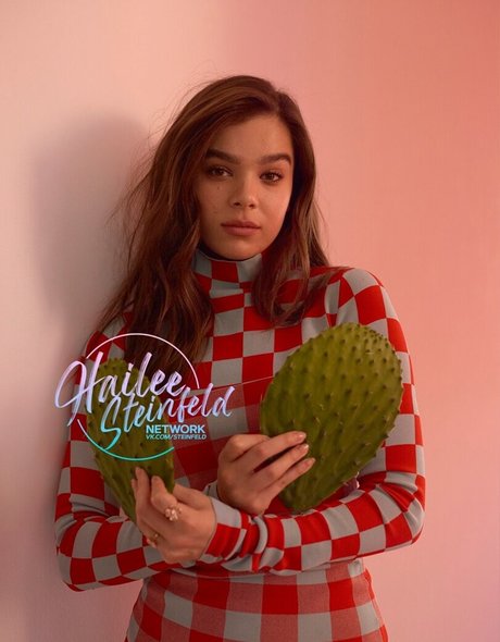 Hailee Steinfeld