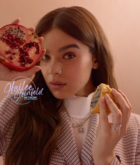 Hailee Steinfeld
