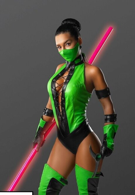 Mortal Kombat Erotic Cosplay