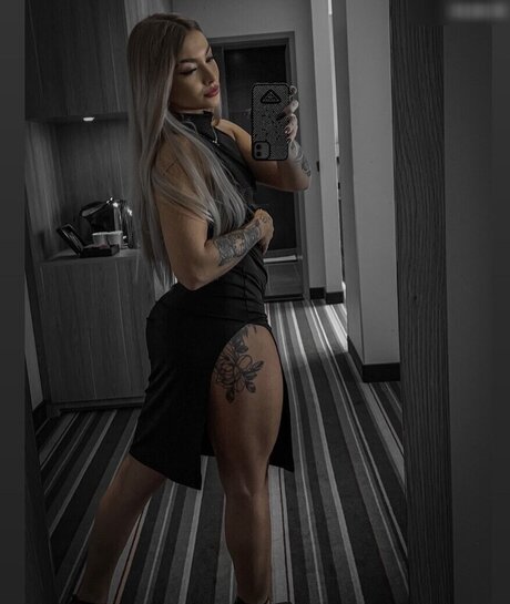 Nacktes geleaktes OnlyFans-Foto von Wer Ist Das 