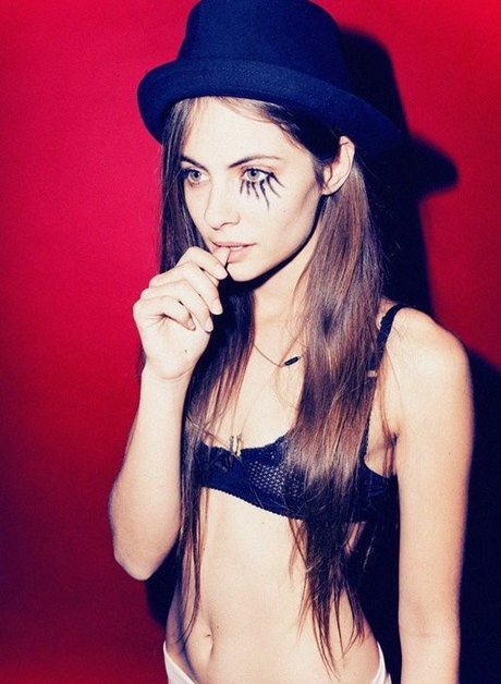 Willa Holland