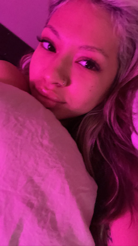 Nacktes geleaktes OnlyFans-Foto von Kurst