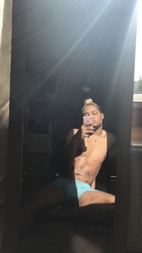 Nacktes geleaktes OnlyFans-Foto von Nathan