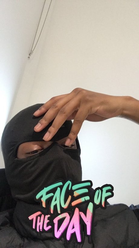 Nacktes geleaktes OnlyFans-Foto von Mazcurved