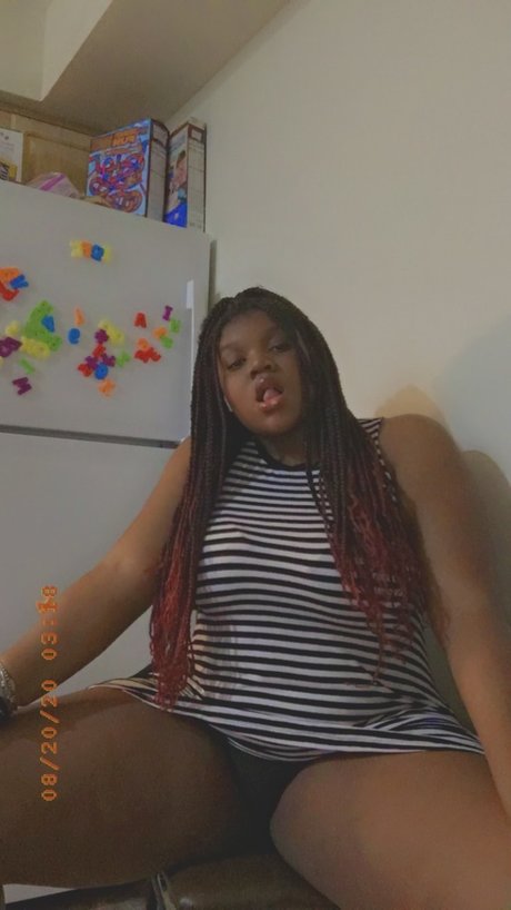 Nacktes geleaktes OnlyFans-Foto von Nai