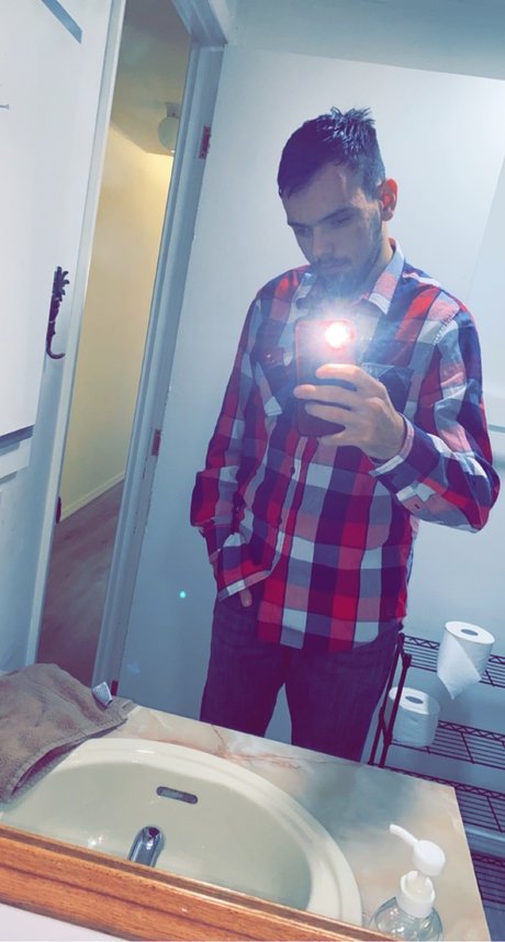 Nacktes geleaktes OnlyFans-Foto von Trevor Sharpe