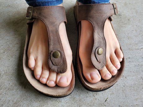 Monroevillefeet And Toes