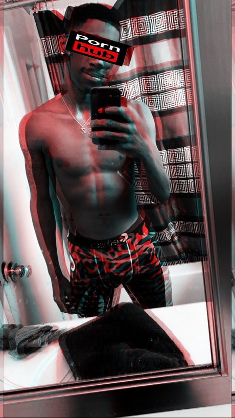 Nacktes geleaktes OnlyFans-Foto von Mrmakeyoutakeit