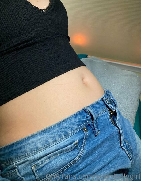Asianbellygirl