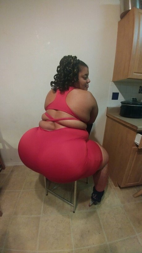 Nacktes geleaktes OnlyFans-Foto von Mz Boom Boom Phattest Ass On Earth 