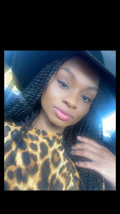 Nacktes geleaktes OnlyFans-Foto von Medusa