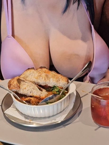 Full Access Ms Food And Boobs