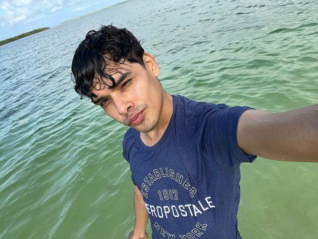 Nacktes geleaktes OnlyFans-Foto von Carlos Bradlie