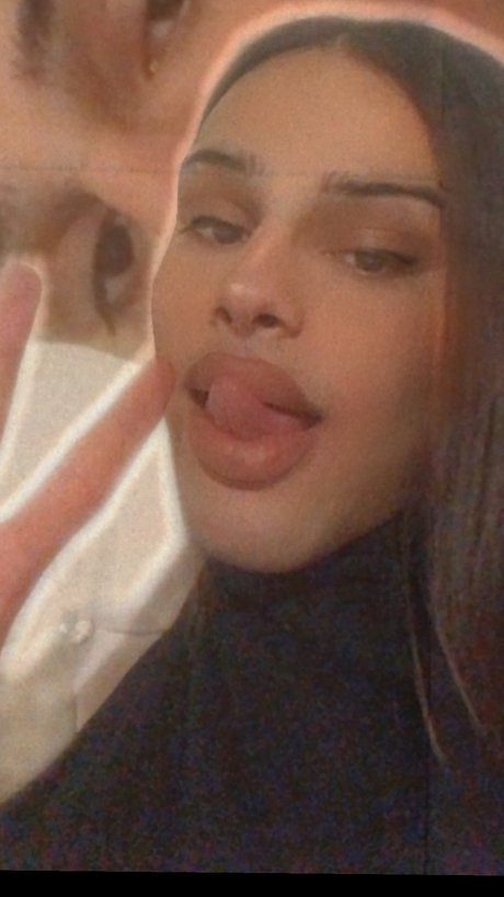 Nacktes geleaktes OnlyFans-Foto von Nezy