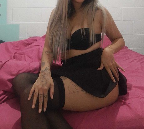 Nacktes geleaktes OnlyFans-Foto von Perla Hot